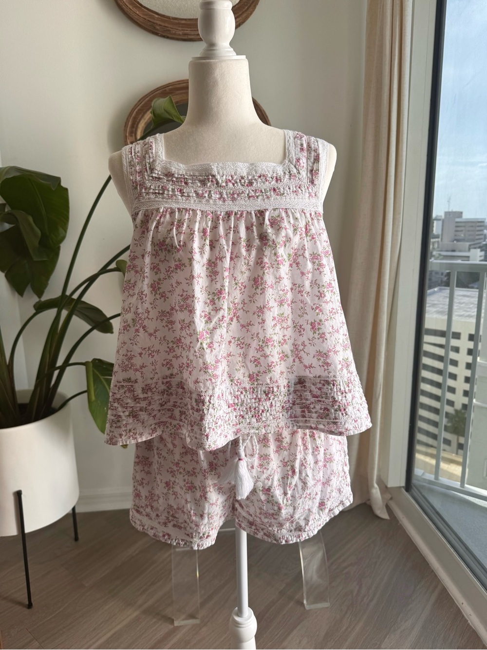 Rachel Ashwell adorable Floral Pink Cotton Sleep Set - Sleeveless Top & Shorts M